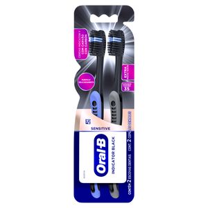 Escova Dental Oral-B Pro-Saúde Extramacia Sensitive Indicator Black com Unid